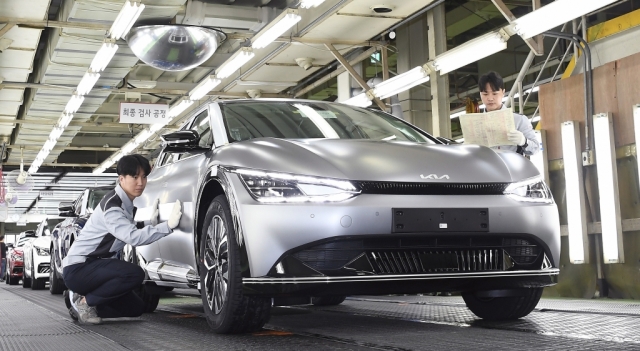 Kia’s first electric vehicle model EV6 is assembled at the company’s AutoLand Hwaseong plant in Gyeonggi Province. (Kia)