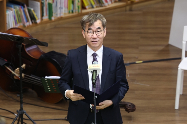 Yoon Chul-ho, president of the Korean Publishers Association, gives his commemorative address during the festival. (Seoul Metropolitan Government)